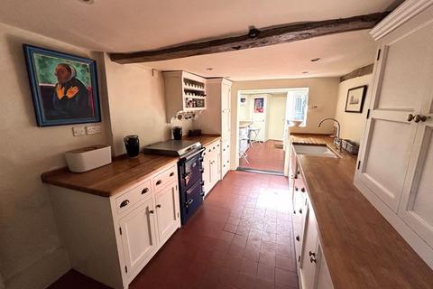 The Priors Deans Lane, Walton On The Hill, Tadworth, KT20 7UD