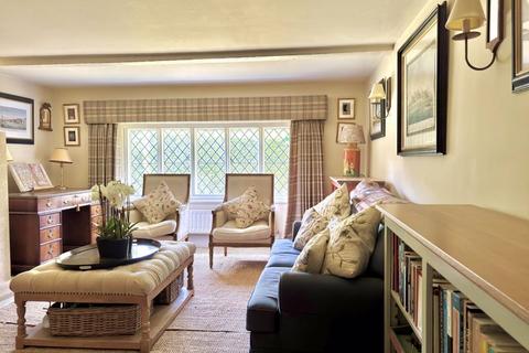 The Priors Deans Lane, Walton On The Hill, Tadworth, KT20 7UD