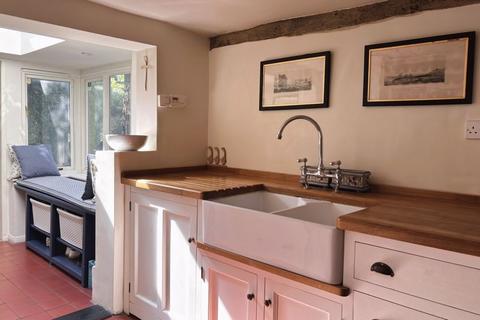 The Priors Deans Lane, Walton On The Hill, Tadworth, KT20 7UD