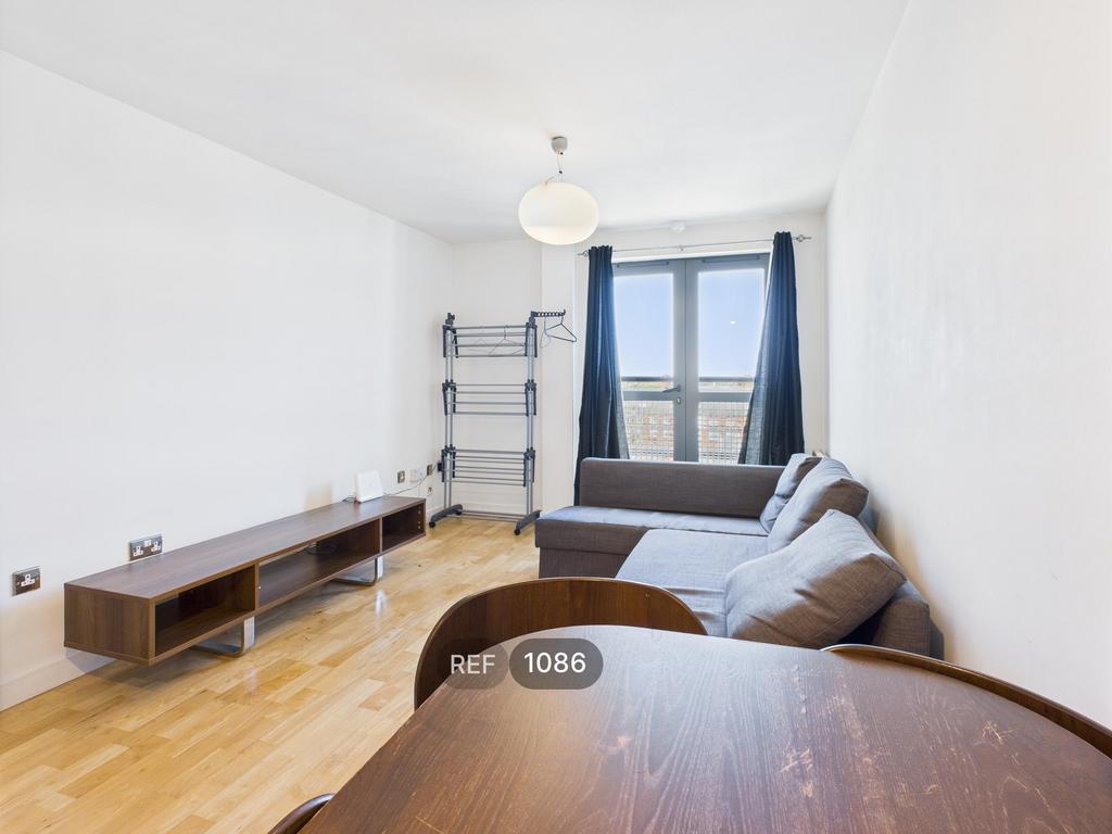 Kitchen & Living area