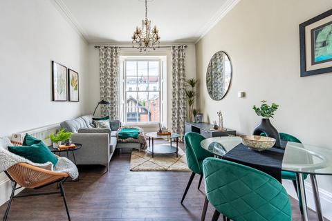 3 bedroom flat for sale