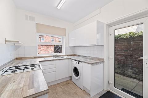 2 bedroom terraced house to rent, Ellison Street, Stockton Heath