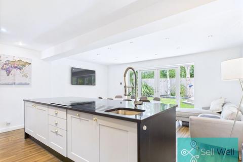 16 Blakefield Drive, Worsley, Manchester, M28 7DW