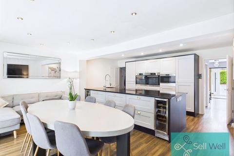16 Blakefield Drive, Worsley, Manchester, M28 7DW