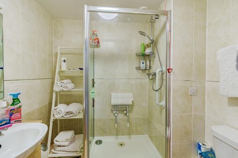 1 bedroom apartment for sale, Ridings Court, Reigate RH2
