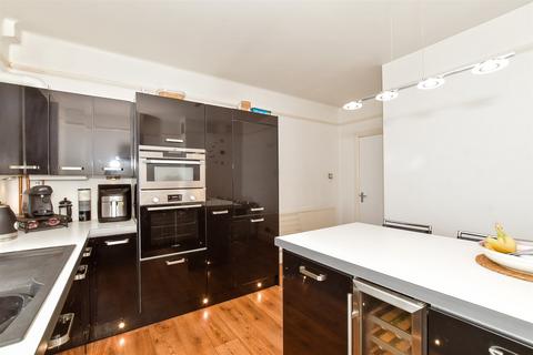 2 bedroom flat for sale, Wessex Avenue, Bognor Regis, West Sussex