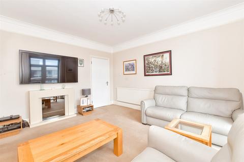 2 bedroom flat for sale, Wessex Avenue, Bognor Regis, West Sussex