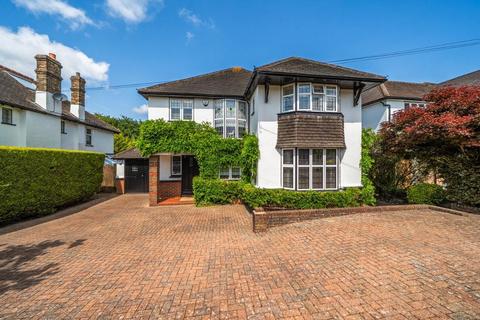 Glebe Hyrst, Sanderstead, Surrey, CR2 9JE