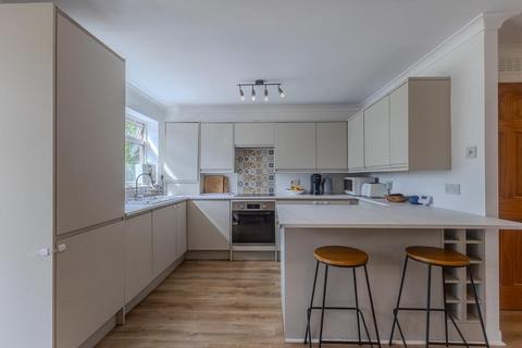 2 bedroom detached bungalow for sale, Rosehill Road, Torrance, G64 4HF