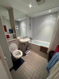2 bedroom flat to rent, Colorado Building, Deals Gateway, London, SE13 7RD