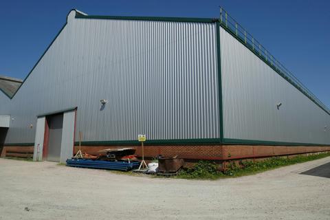 Warehouse to rent, Unit 37 Purfleet Industrial Park, Juliette Way South Ockendon RM15 4YD