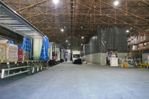 Warehouse to rent, Unit 37 Purfleet Industrial Park, Juliette Way South Ockendon RM15 4YD