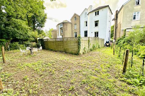 16b The Waldrons, Croydon, CR0 4HB