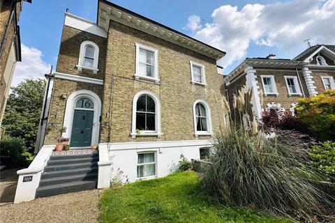 16b The Waldrons, Croydon, CR0 4HB