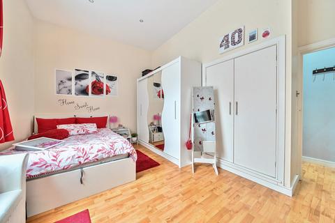 2 bedroom apartment for sale, Anerley Road, London