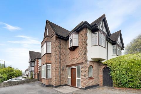 undefined, Powys Lane, London, N14