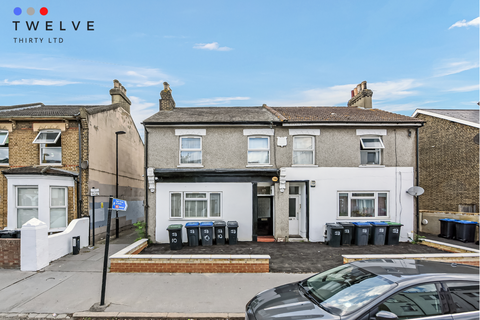 undefined, Studio Flat in Carmichael Road, London SE25