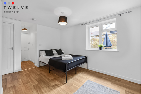 undefined, Studio Flat in Carmichael Road, London SE25