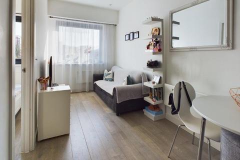 1 bedroom apartment for sale, Bath Road, Slough, Berkshire, SL1
