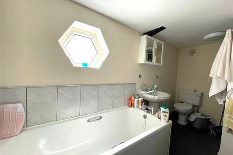 2 bedroom detached house to rent, Silver Street, Trowbridge