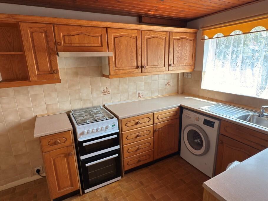Kitchen Pic 2
