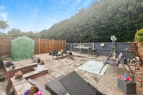 6 Alumbrook Avenue, Holmes Chapel, Crewe, CW4 7BX