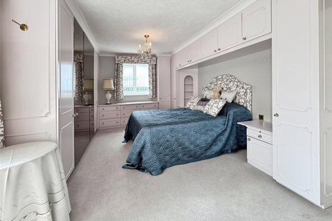 3 bedroom flat for sale, Crook Log, Bexleyheath DA6