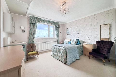 3 bedroom flat for sale, Crook Log, Bexleyheath DA6