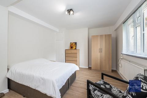 Flat 1, Vaughan House Nelson Square, London, SE1 0PY