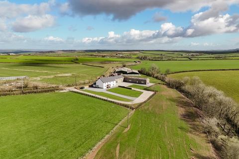 5 bedroom farm house for sale, Ferryside CARMARTHENSHIRE