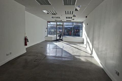 Retail property (high street) to rent, 6 South Para Melton Mowbray LE13 0PU