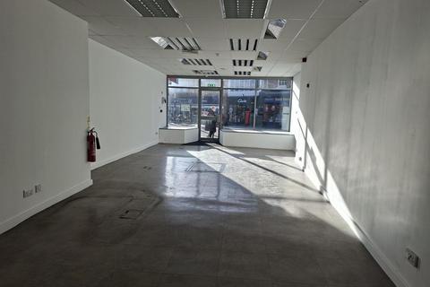 Retail property (high street) to rent, 6 South Para Melton Mowbray LE13 0PU
