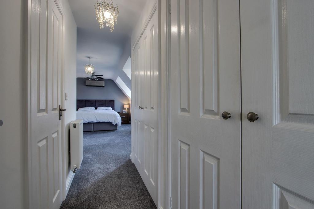 Master Bedroom Entrance Hall