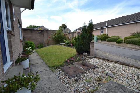 21 Evesham Grove, Bradford, BD10 8TN