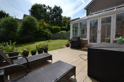 21 Evesham Grove, Bradford, BD10 8TN