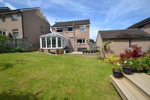 21 Evesham Grove, Bradford, BD10 8TN