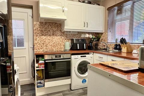 3 bedroom end of terrace house for sale, Abbey Hills Road, Oldham, Greater Manchester, OL4