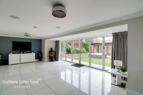 undefined, Den Lane, Crewe