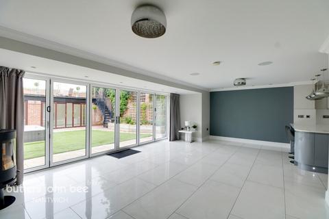 undefined, Den Lane, Crewe