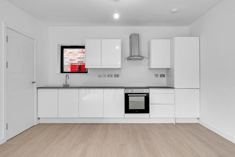 2 bedroom bungalow to rent, Staines Road, Feltham, TW14