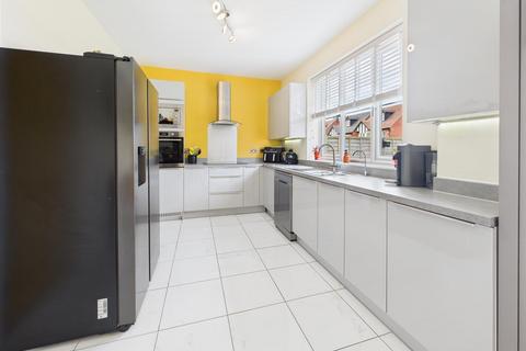 1 New Dawn View, Gloucester, GL1 5PJ