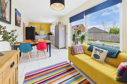 1 New Dawn View, Gloucester, GL1 5PJ