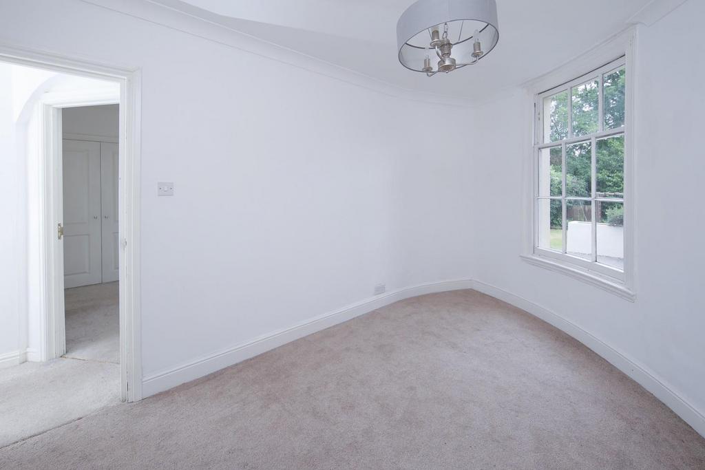 Flat 1 at 10-12 Portland Place CV32-10.jpg