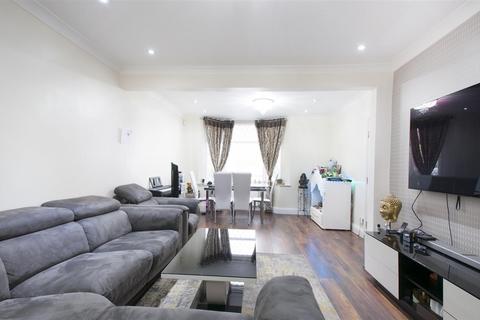 24 Meadfield Avenue, Slough, SL3 8HP