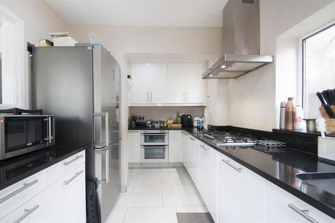 24 Meadfield Avenue, Slough, SL3 8HP