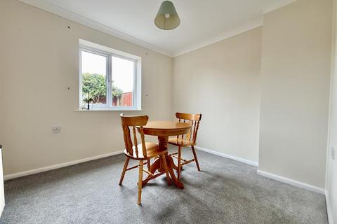2 bedroom terraced house for sale, Courtfield Road, Quedgeley GL2