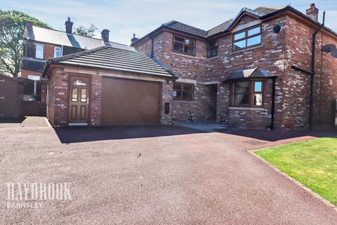 4 bedroom detached house for sale, Intake Gardens, Barnsley