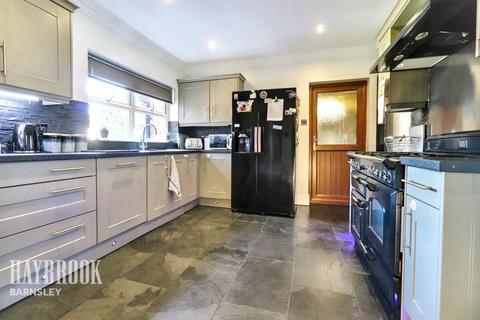 4 bedroom detached house for sale, Intake Gardens, Barnsley