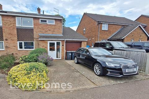 3 bedroom semi-detached house for sale, Hawthorn Way, Silsoe, MK45 4DE
