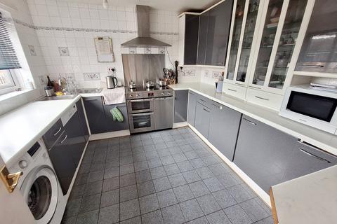 3 bedroom semi-detached house for sale, Hawthorn Way, Silsoe, MK45 4DE